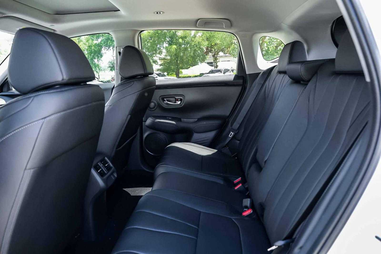 Thumbnail: 2025 Acura ADX - 13