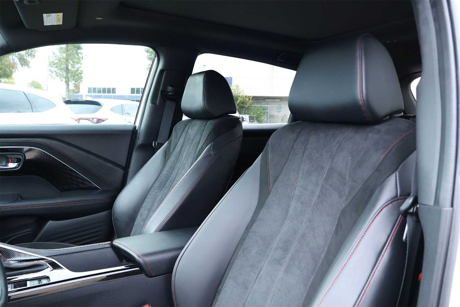 Thumbnail: 2025 Acura ADX - 11