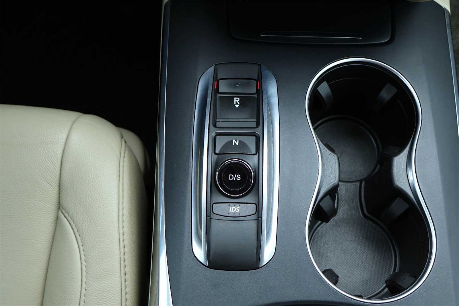 Thumbnail: 2016 Acura MDX - 17