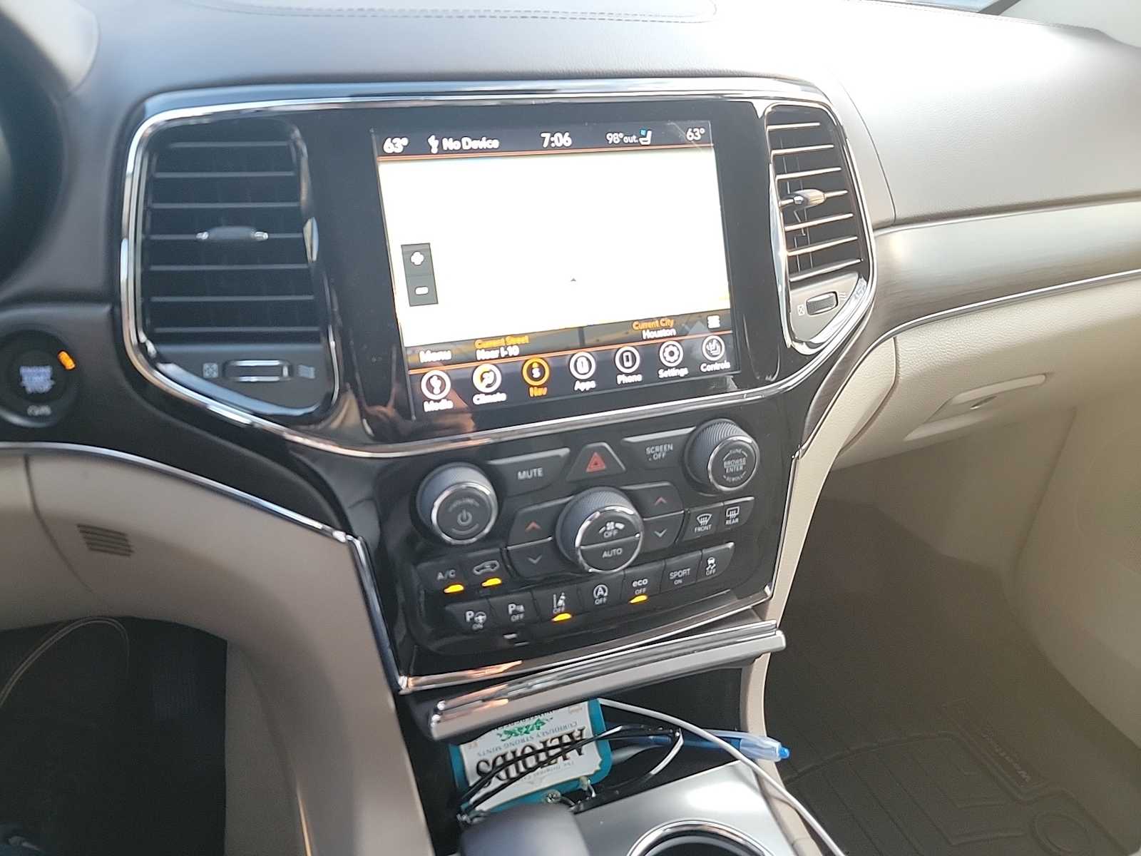 Thumbnail: 2020 Jeep Grand Cherokee - 11