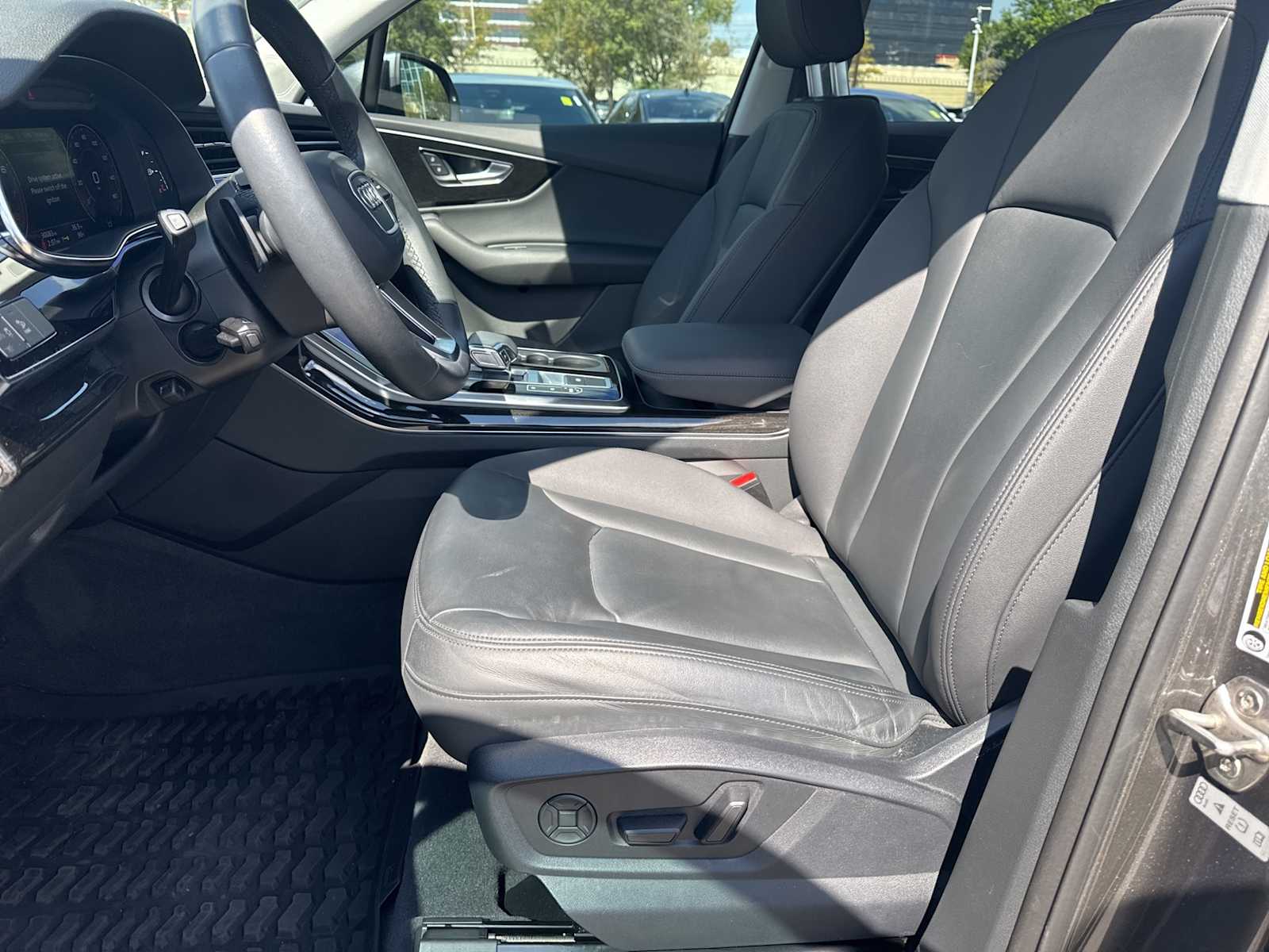 Thumbnail: 2022 Audi Q7 - 8
