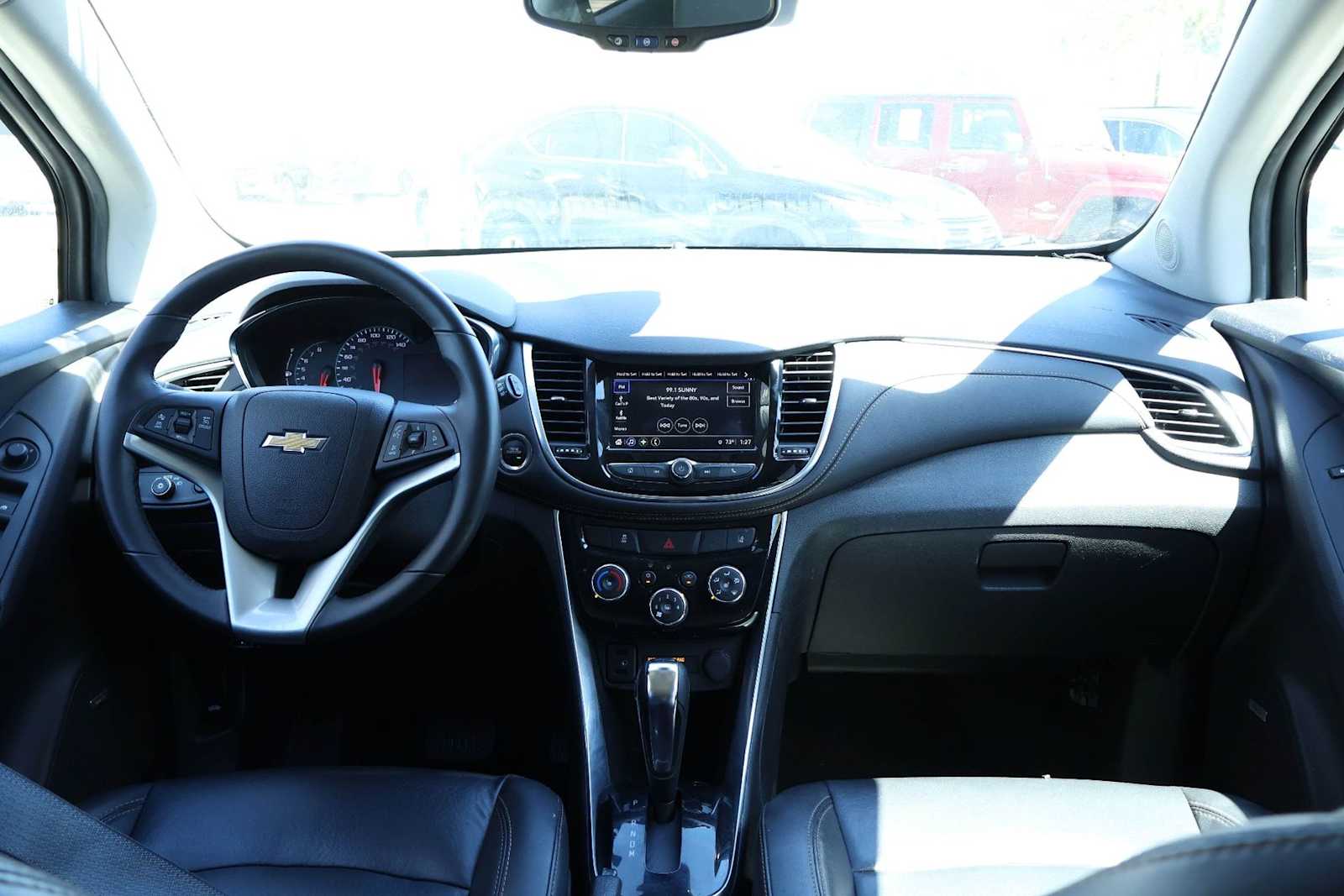 Thumbnail: 2018 Chevrolet Trax - 10