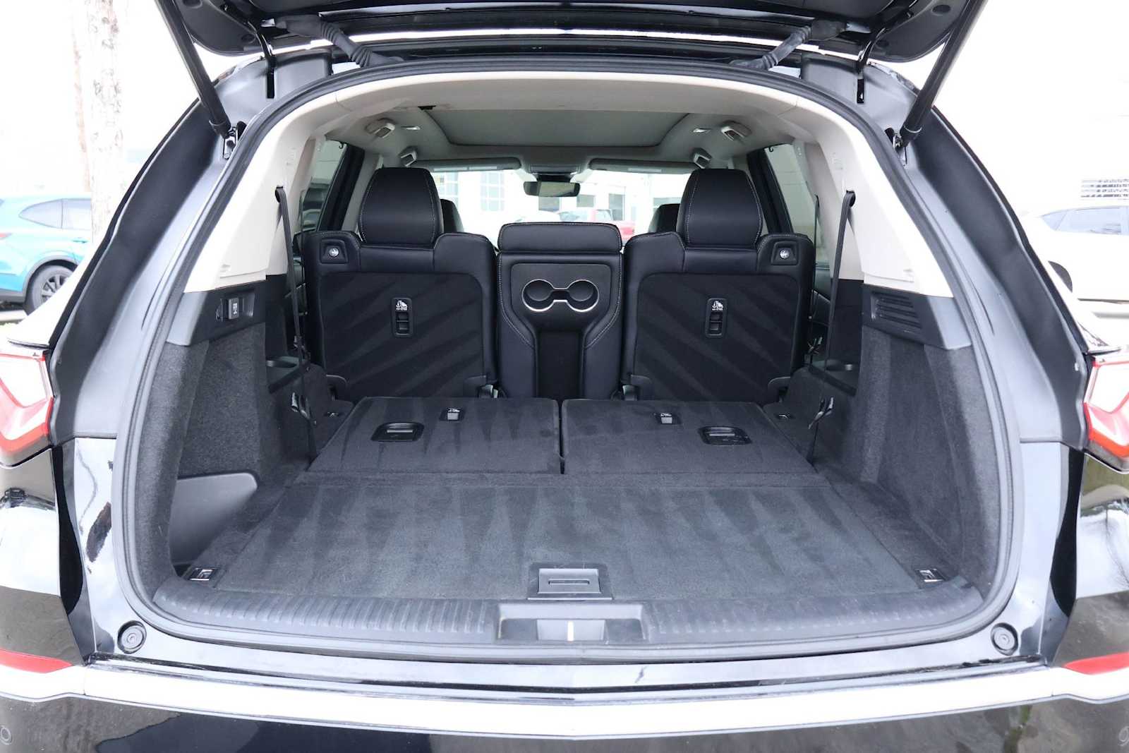 Thumbnail: 2023 Acura MDX - 19