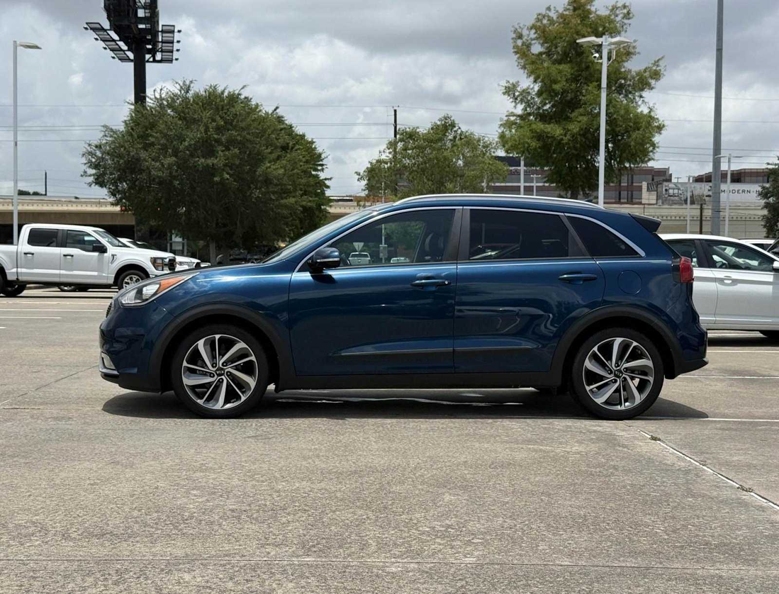 2017 Kia Niro Touring 3