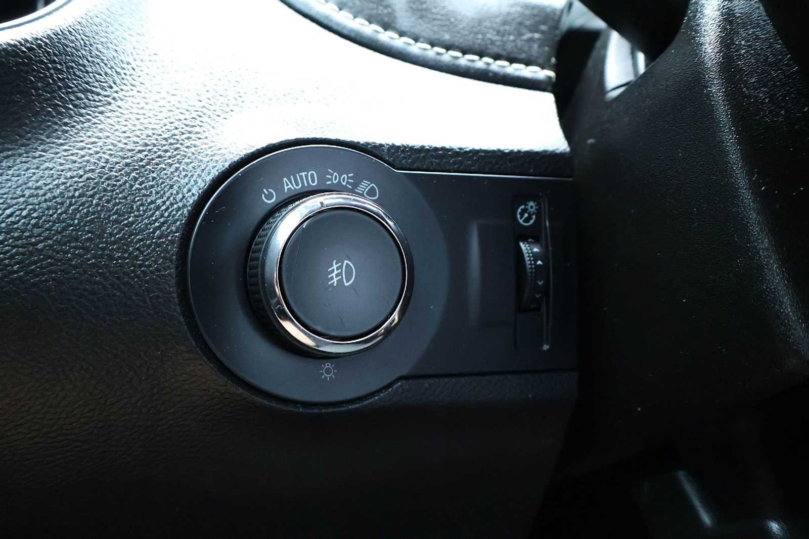 Thumbnail: 2015 Chevrolet Camaro - 25