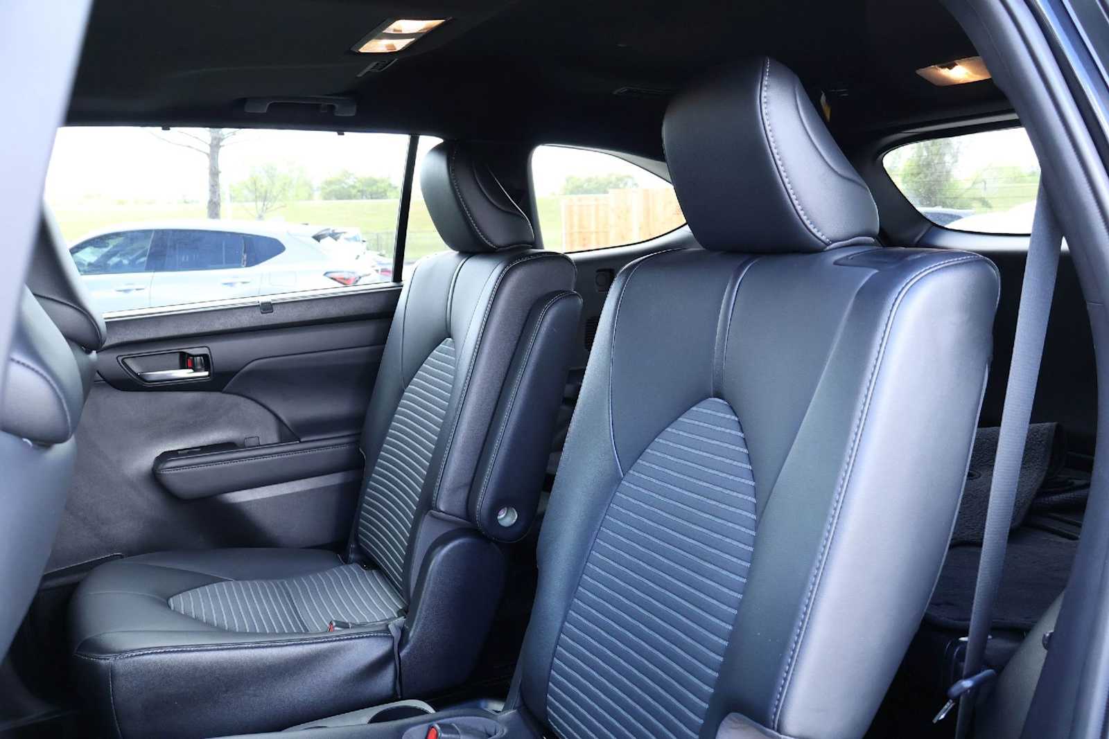 Thumbnail: 2021 Toyota Highlander - 13