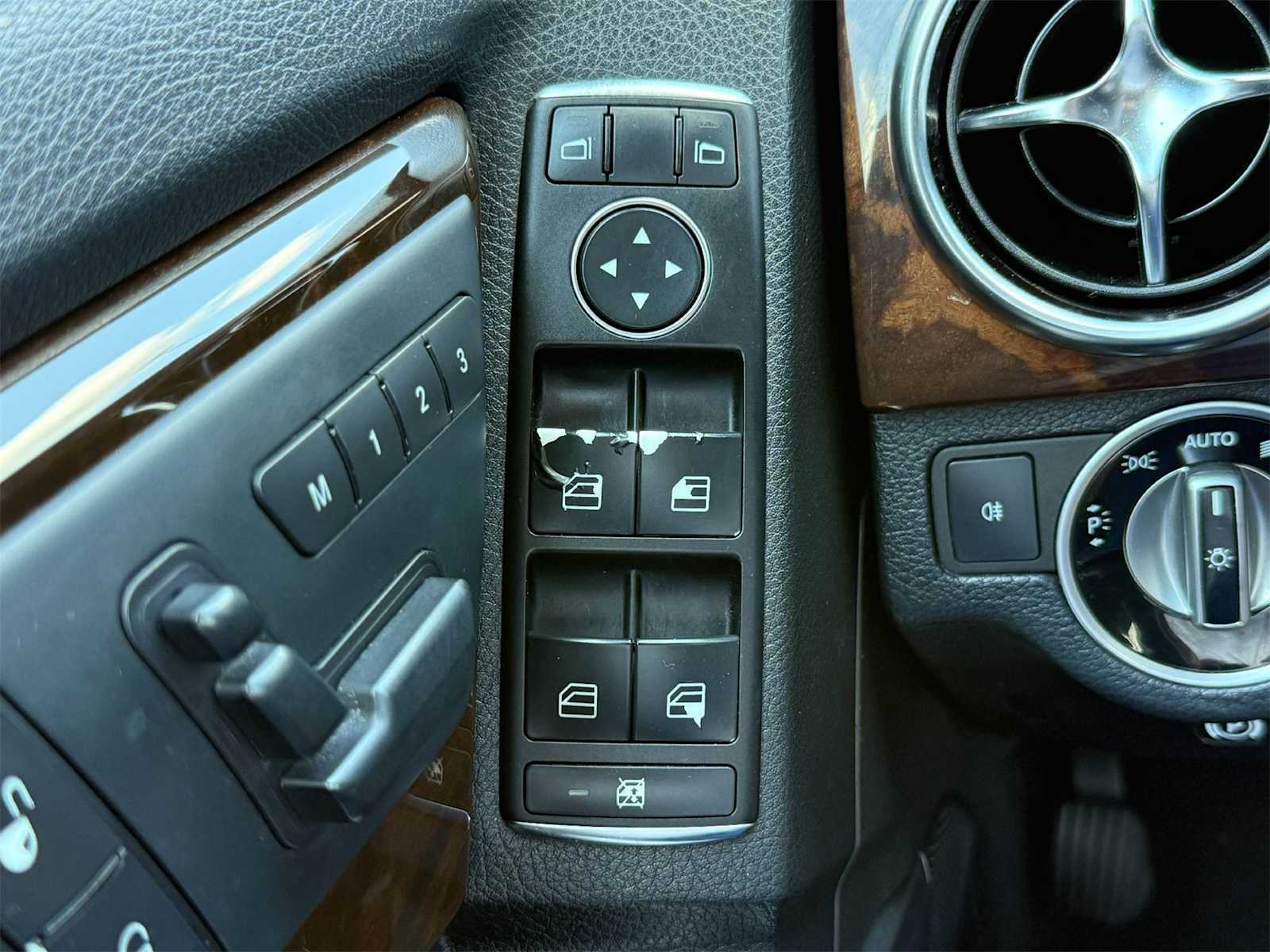 Thumbnail: 2014 Mercedes-Benz GLK - 27