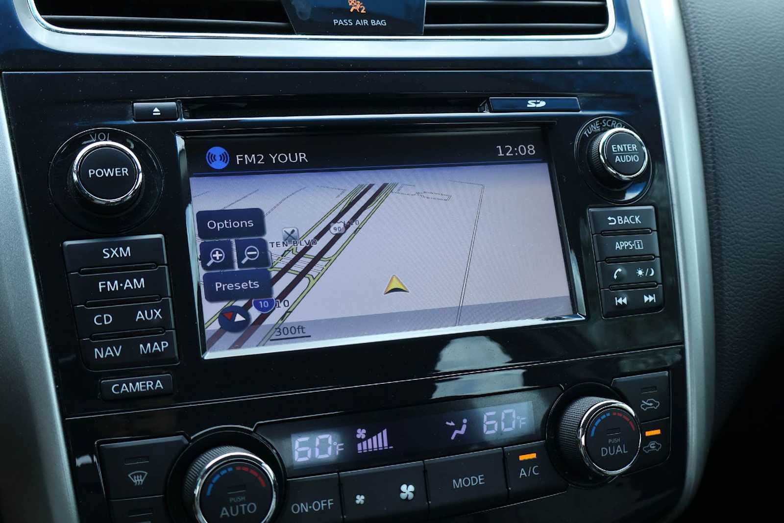 Thumbnail: 2015 Nissan Altima - 26