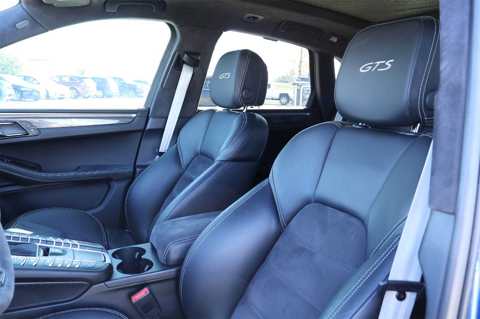 Thumbnail: 2017 Porsche Macan - 11