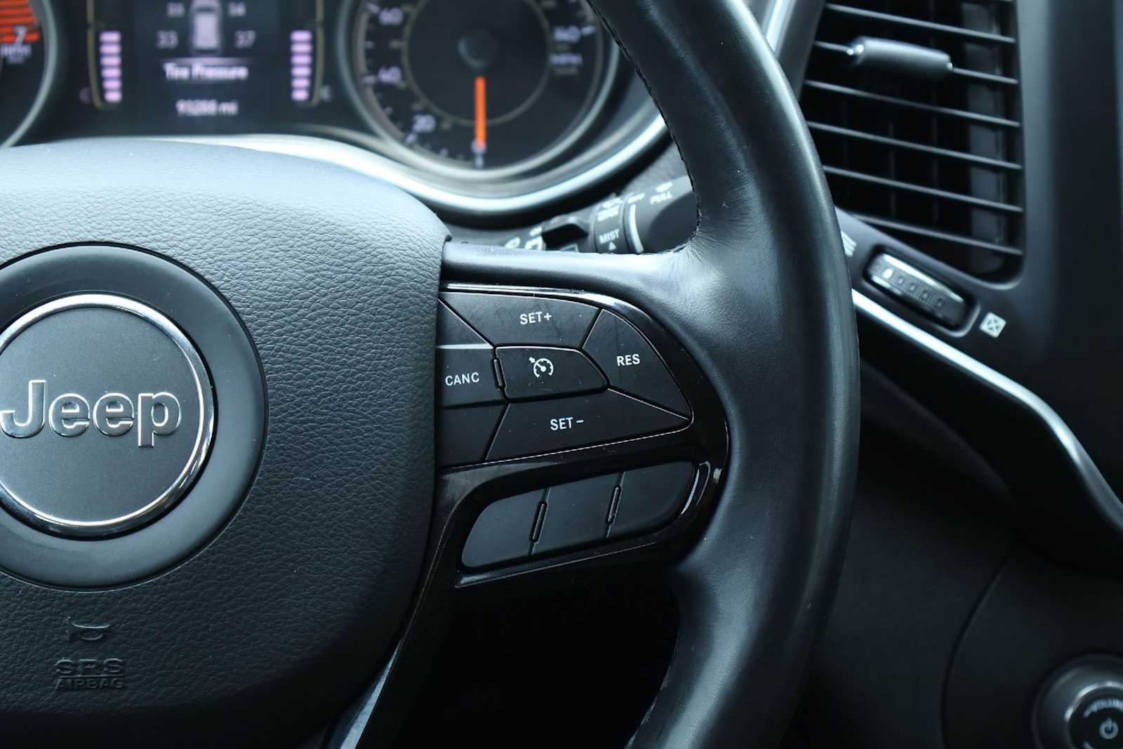 Thumbnail: 2021 Jeep Cherokee - 23