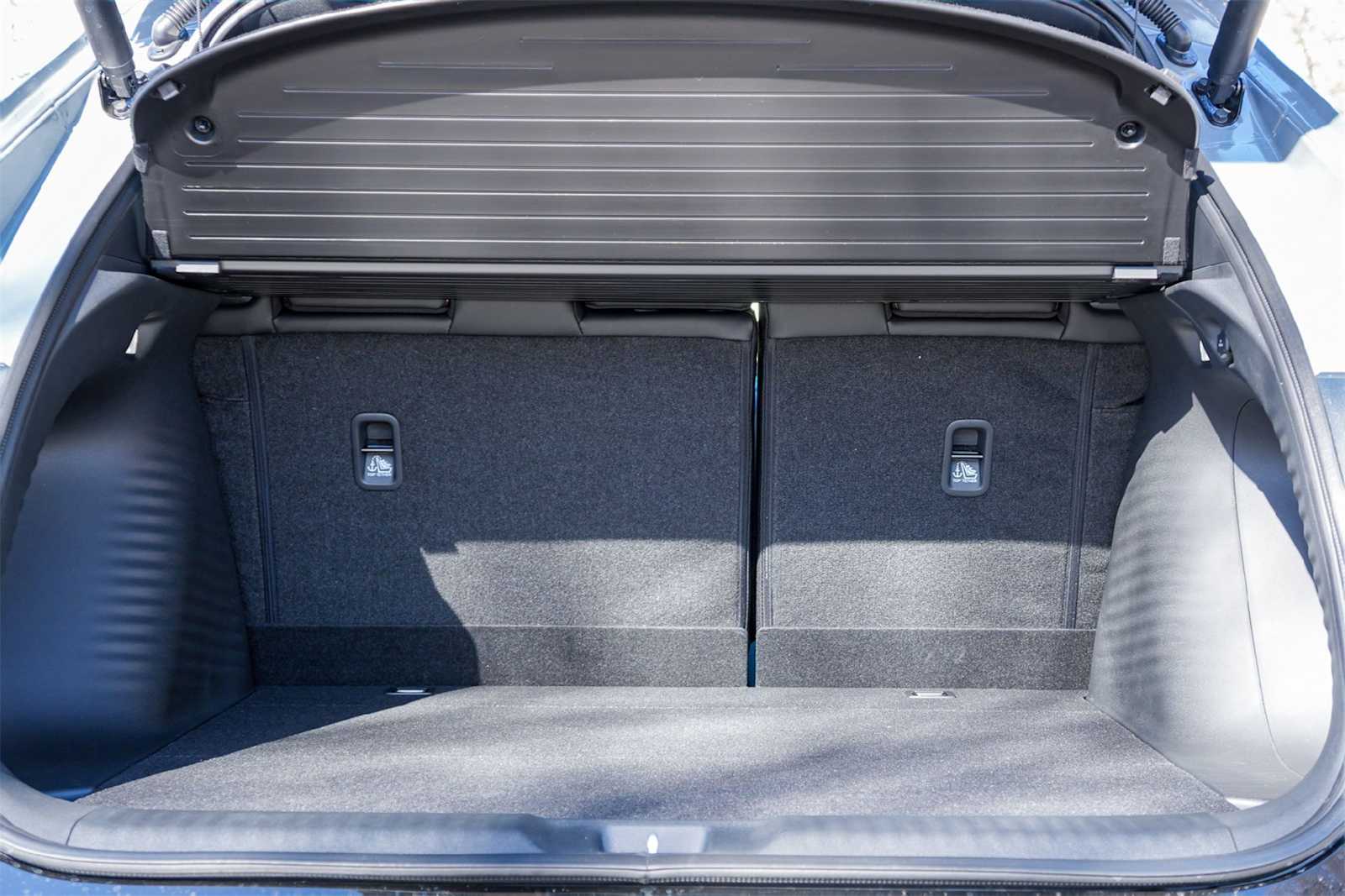 Thumbnail: 2025 Acura ADX - 19