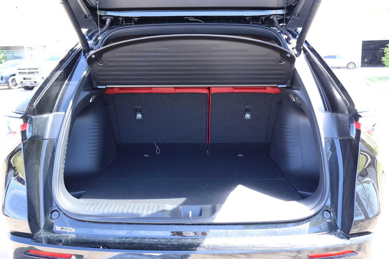 Thumbnail: 2025 Acura ADX - 19