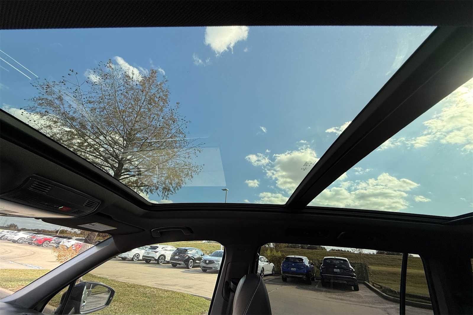 Thumbnail: 2022 Volkswagen Tiguan - 29