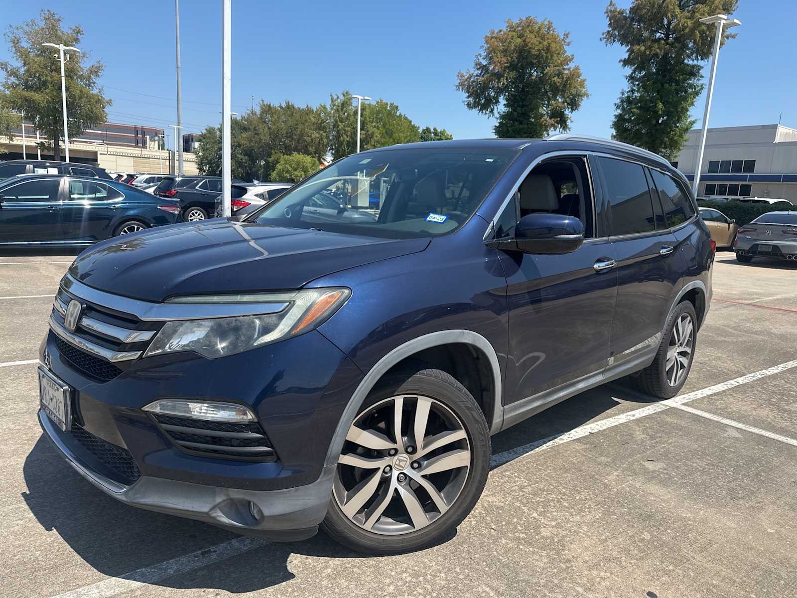 Thumbnail: 2017 Honda Pilot - 1