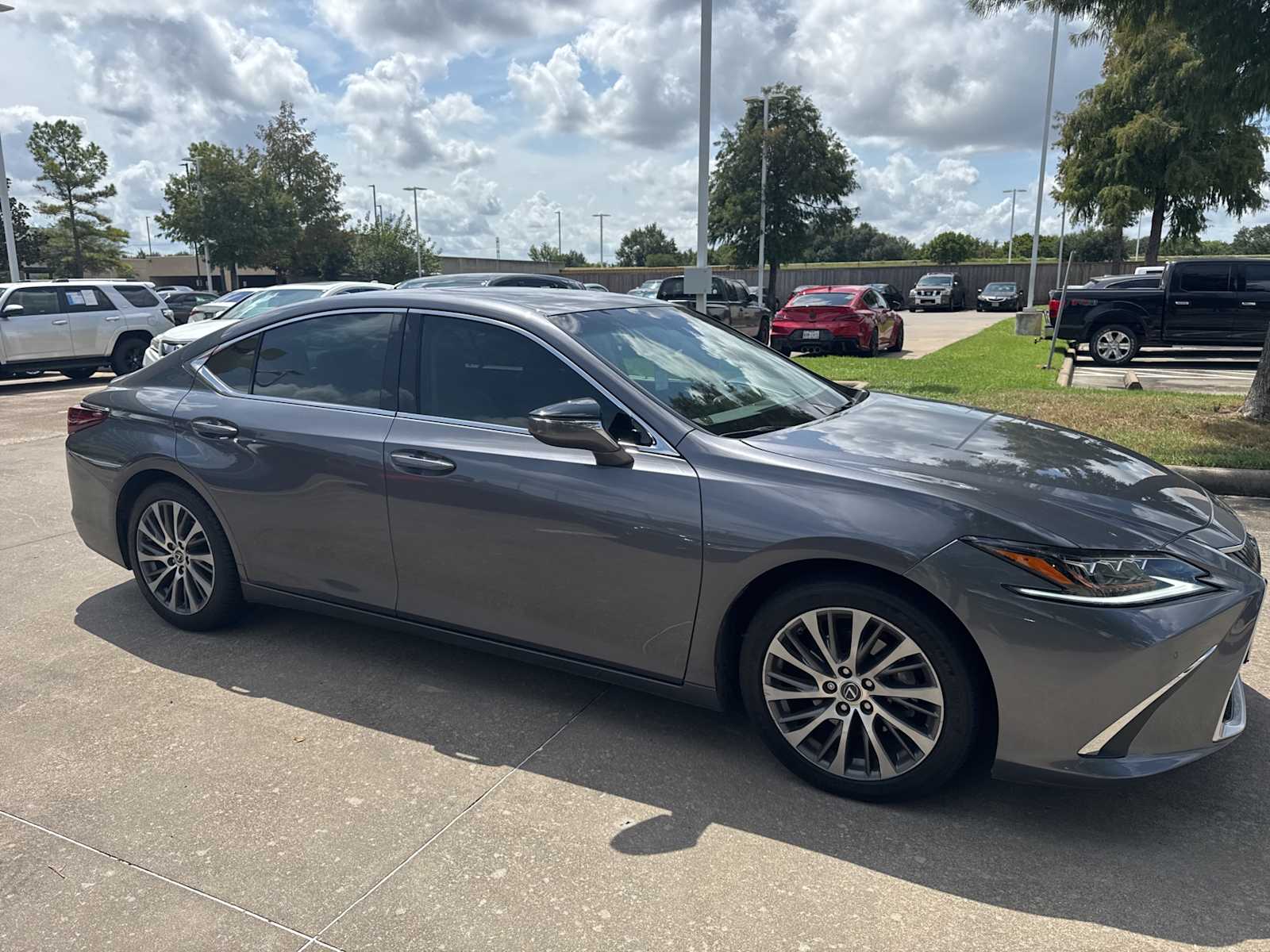 Thumbnail: 2019 Lexus ES - 5