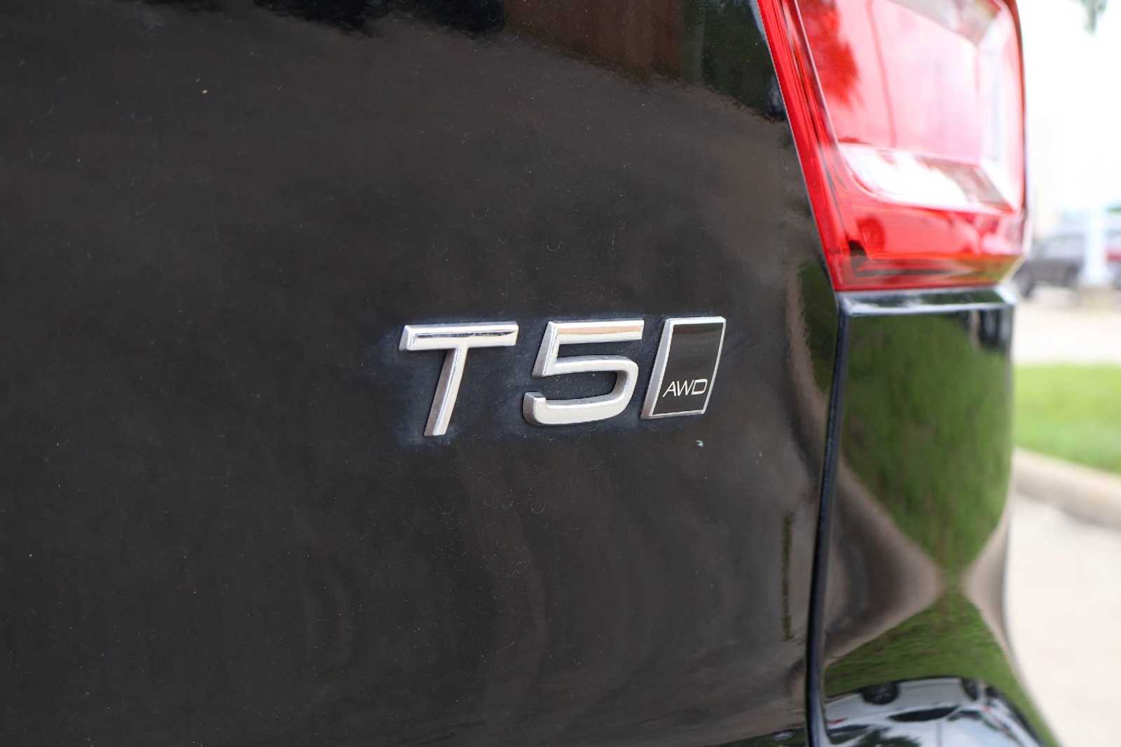 Thumbnail: 2019 Volvo XC40 - 7