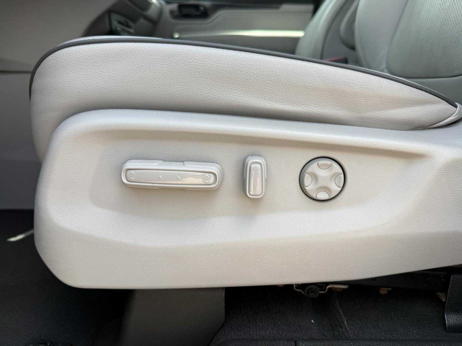 Thumbnail: 2023 Honda Odyssey - 24