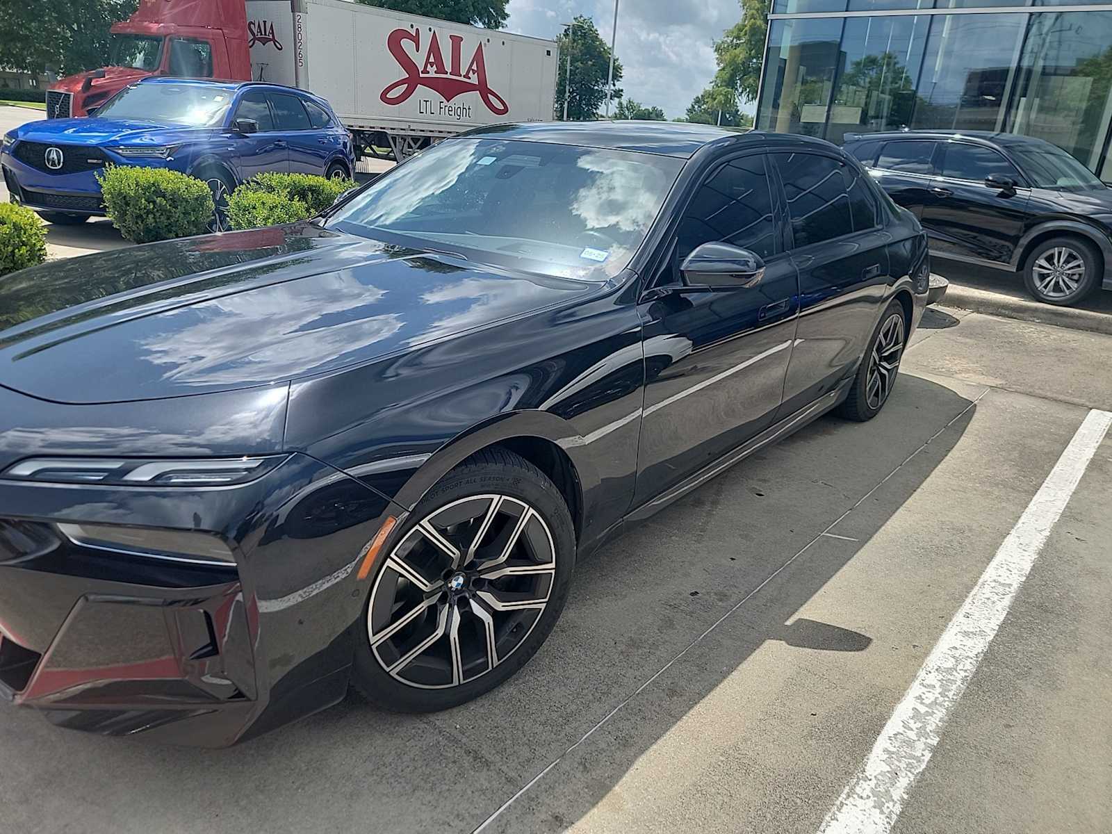 2023 BMW 7 Series 740i Hero Image