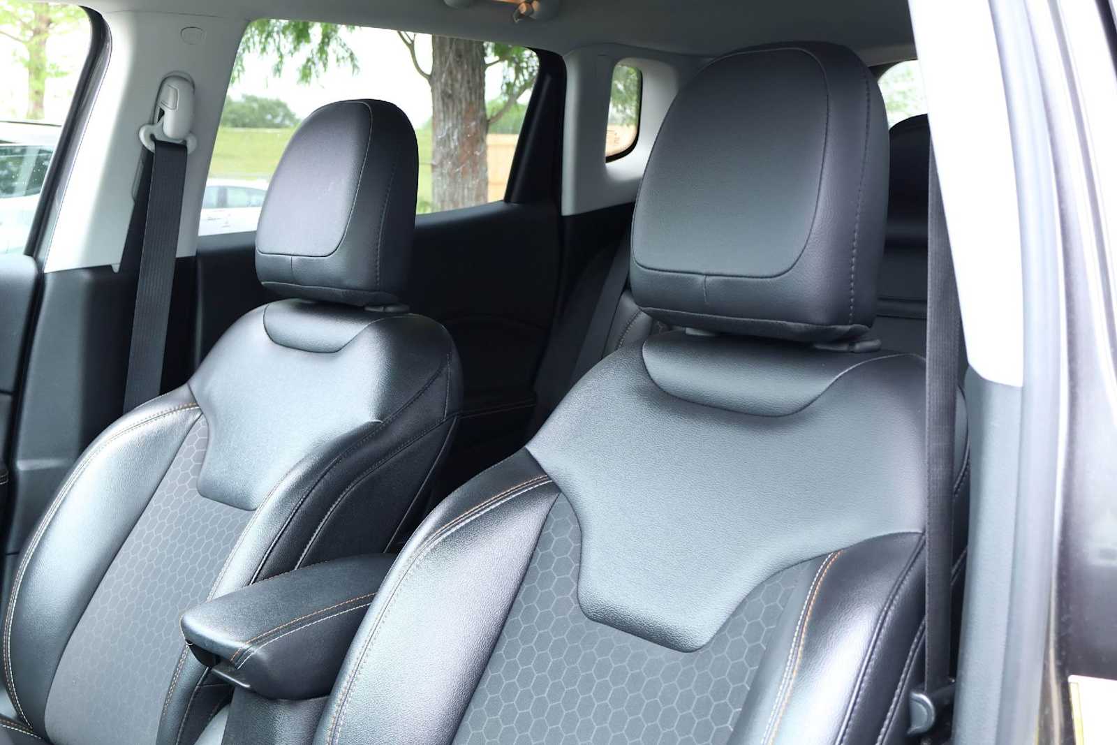 Thumbnail: 2019 Jeep Compass - 11