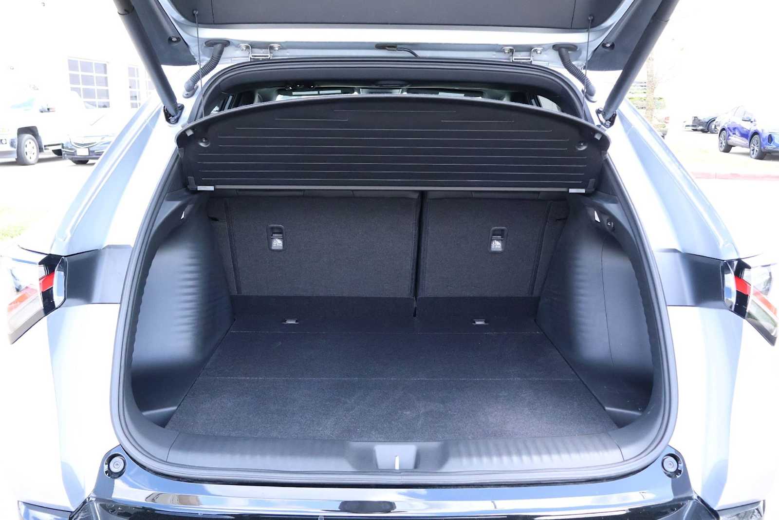 Thumbnail: 2025 Acura ADX - 19