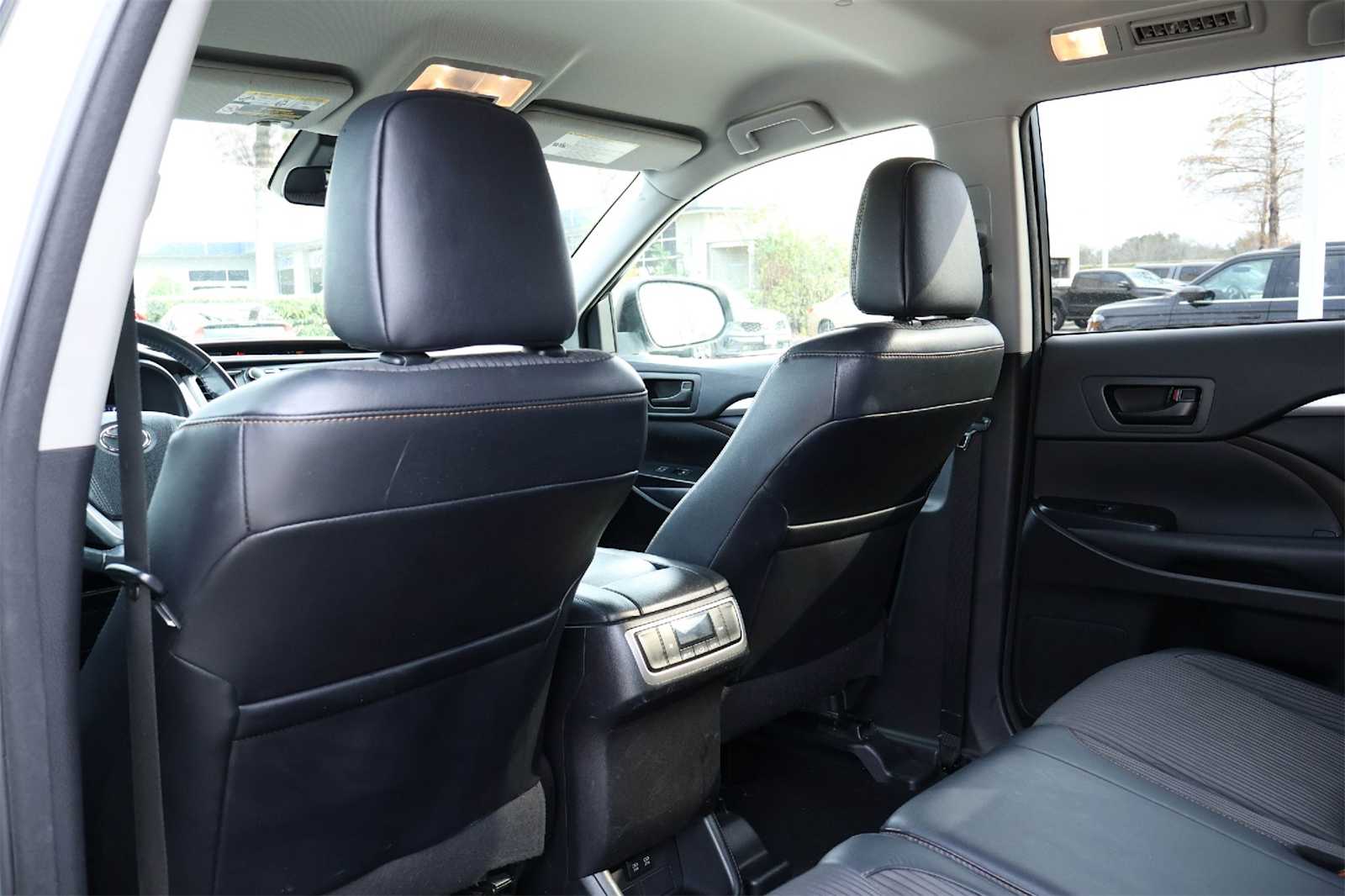 Thumbnail: 2018 Toyota Highlander - 12