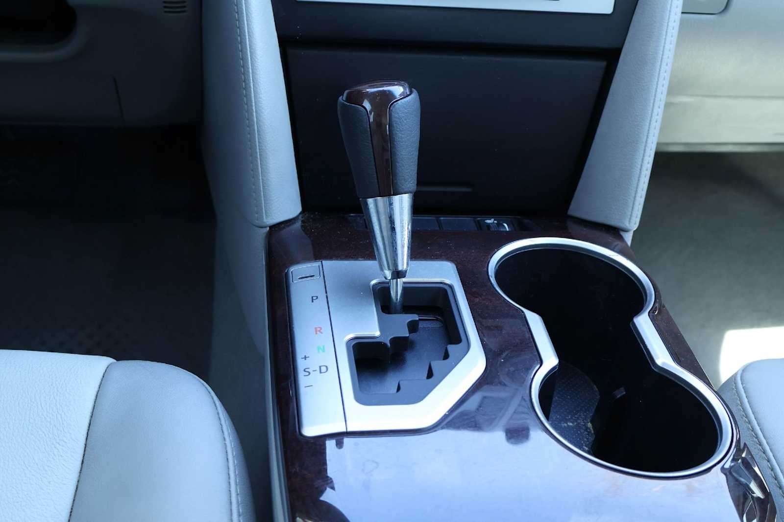 Thumbnail: 2013 Toyota Camry - 17