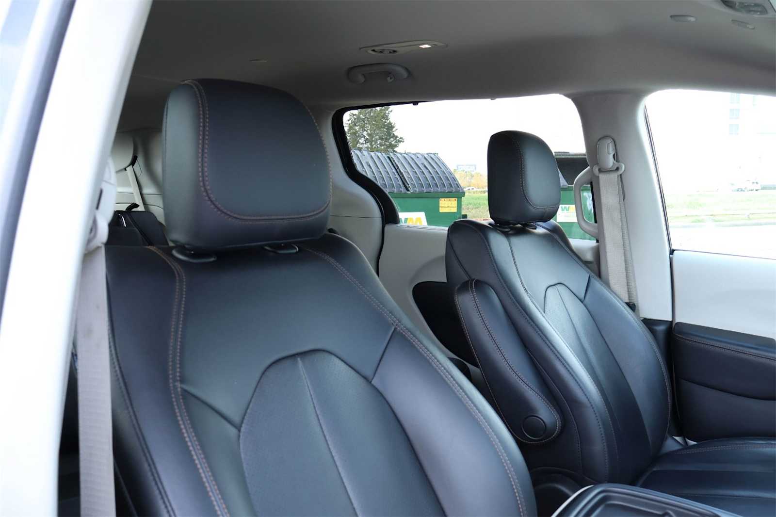 Thumbnail: 2020 Chrysler Pacifica - 14