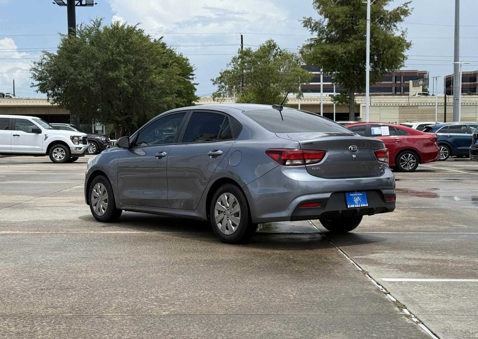 Thumbnail: 2020 Kia Rio - 4