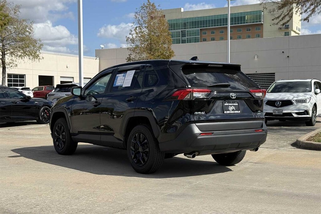 Used 2022 Toyota RAV4 LE SUV