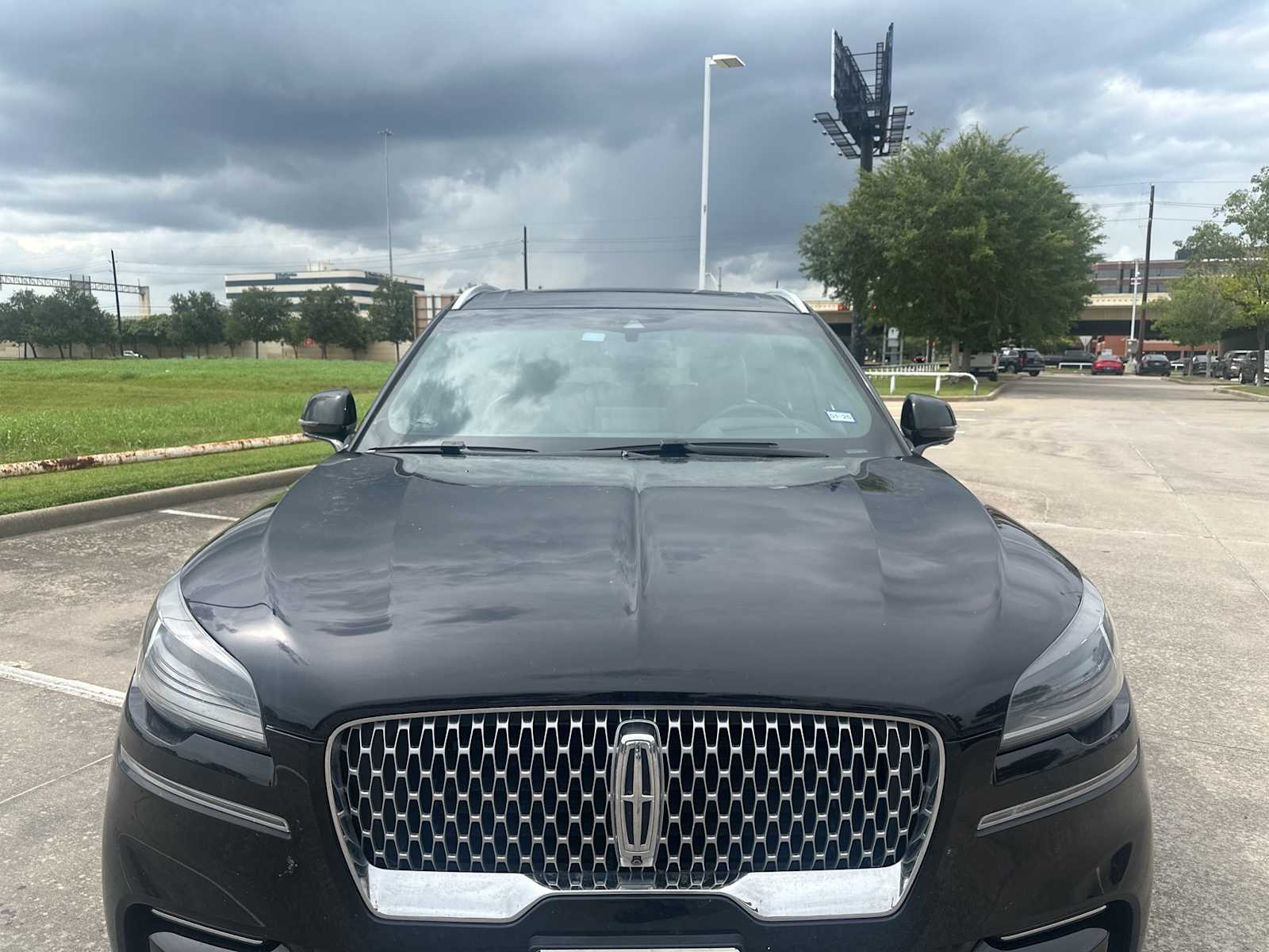 Thumbnail: 2023 Lincoln Aviator - 2