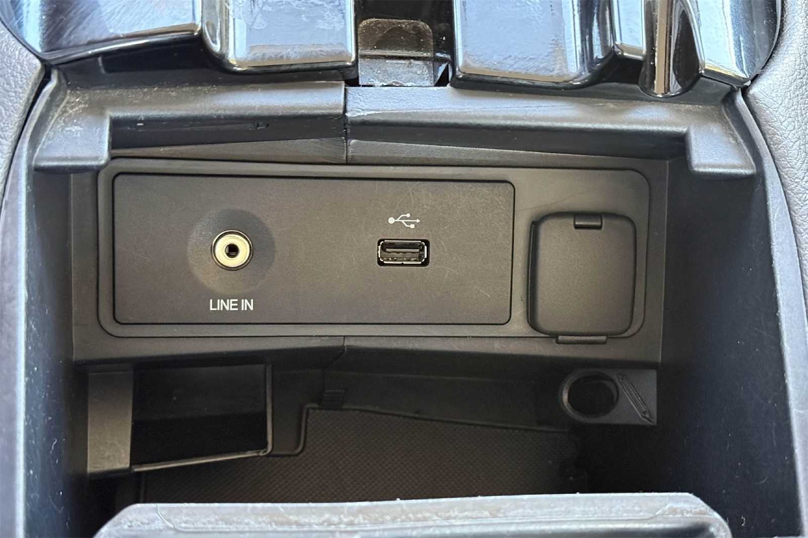 Thumbnail: 2014 Ford Fusion - 27