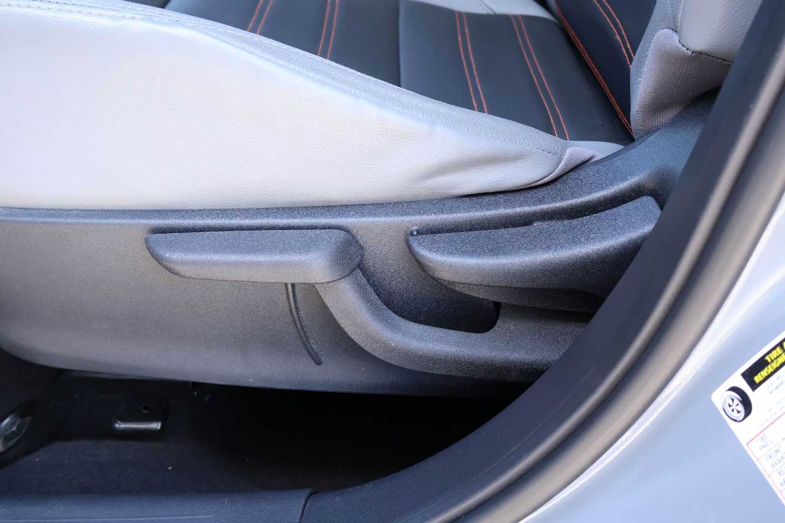 Thumbnail: 2023 Nissan Kicks - 24