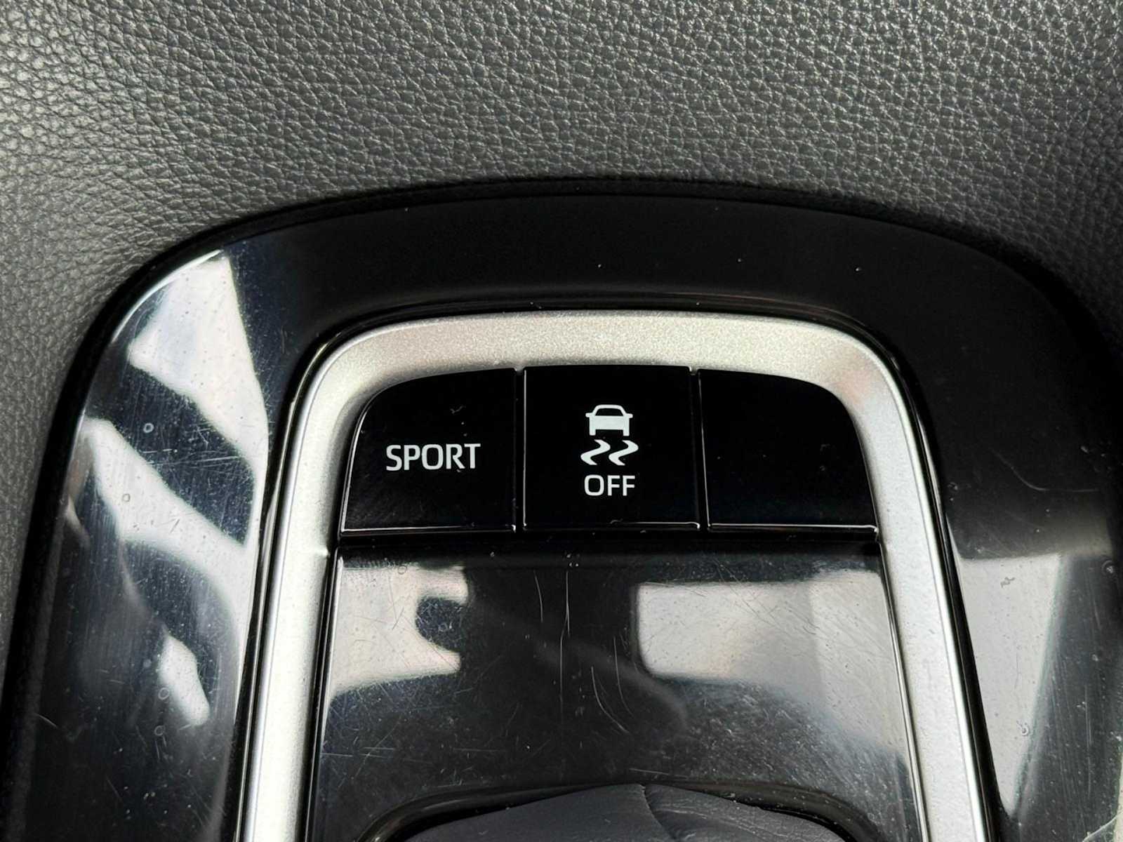2020 Toyota Corolla SE 26