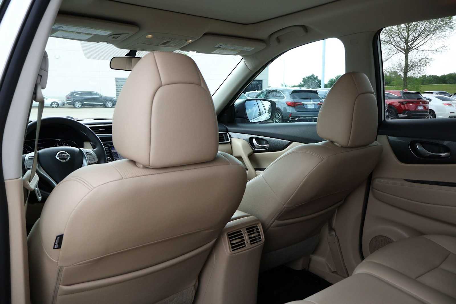 Thumbnail: 2016 Nissan Rogue - 12