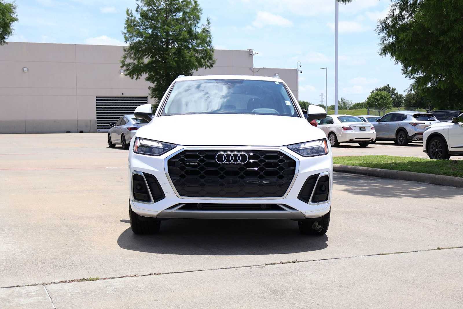 Thumbnail: 2023 Audi Q5 - 6