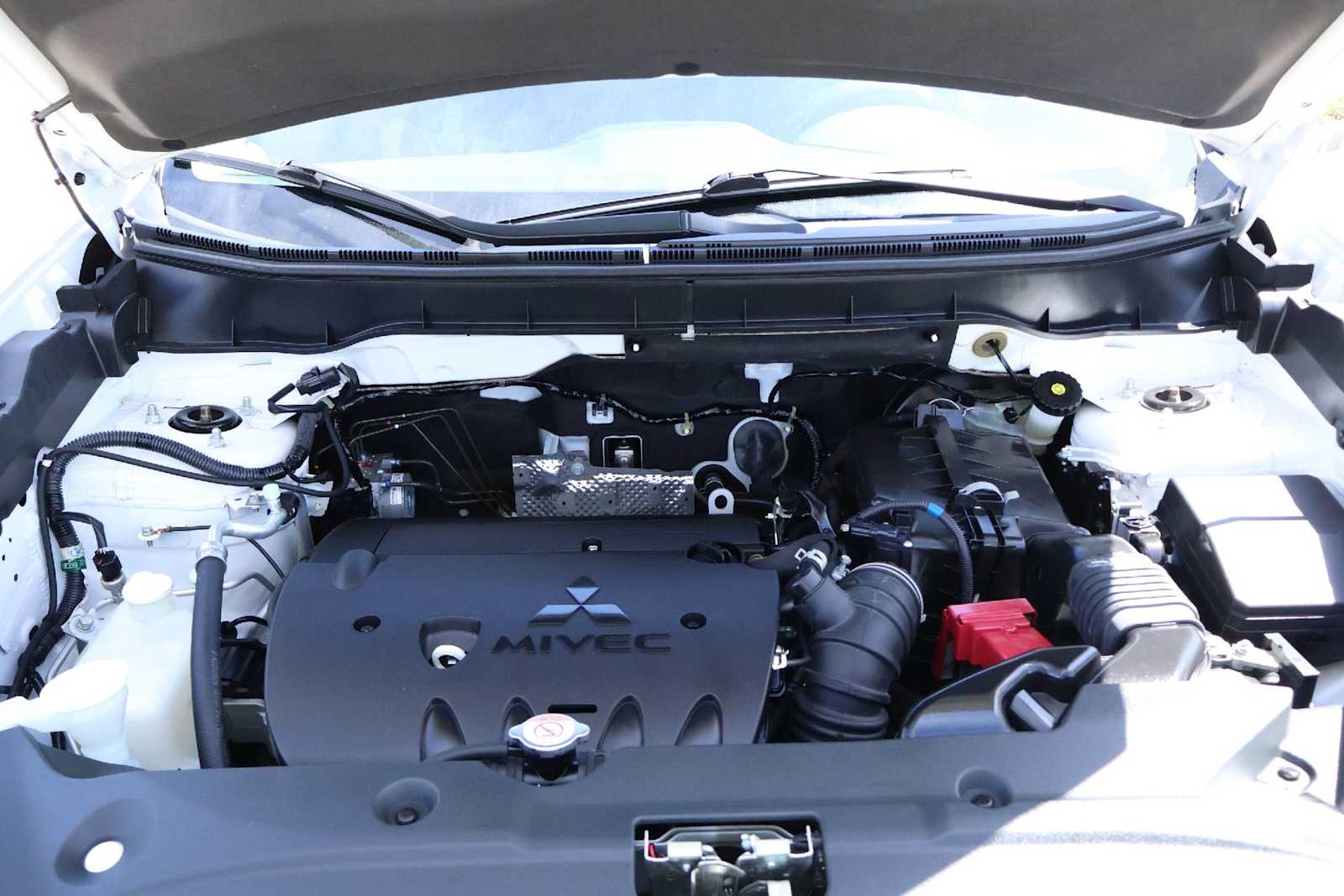 Thumbnail: 2015 Mitsubishi Outlander Sport - 9