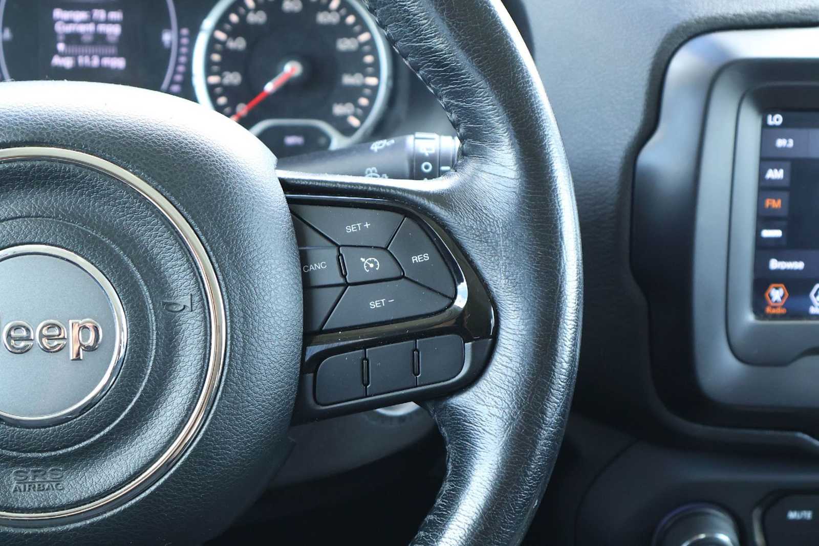 Thumbnail: 2018 Jeep Renegade - 23