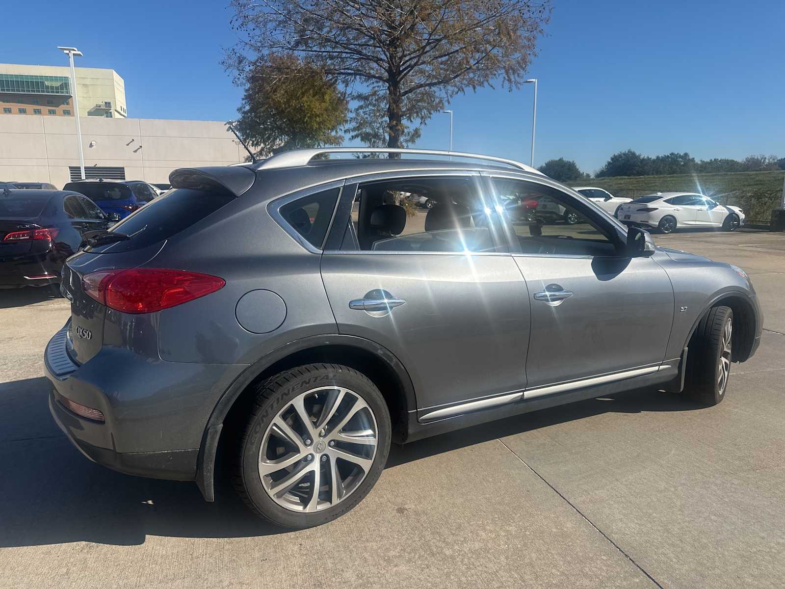 Thumbnail: 2017 INFINITI QX50 - 5