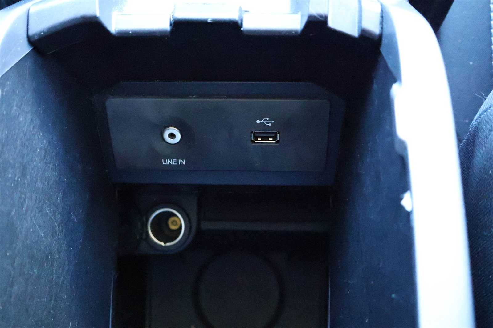 Thumbnail: 2015 Ford Escape - 25