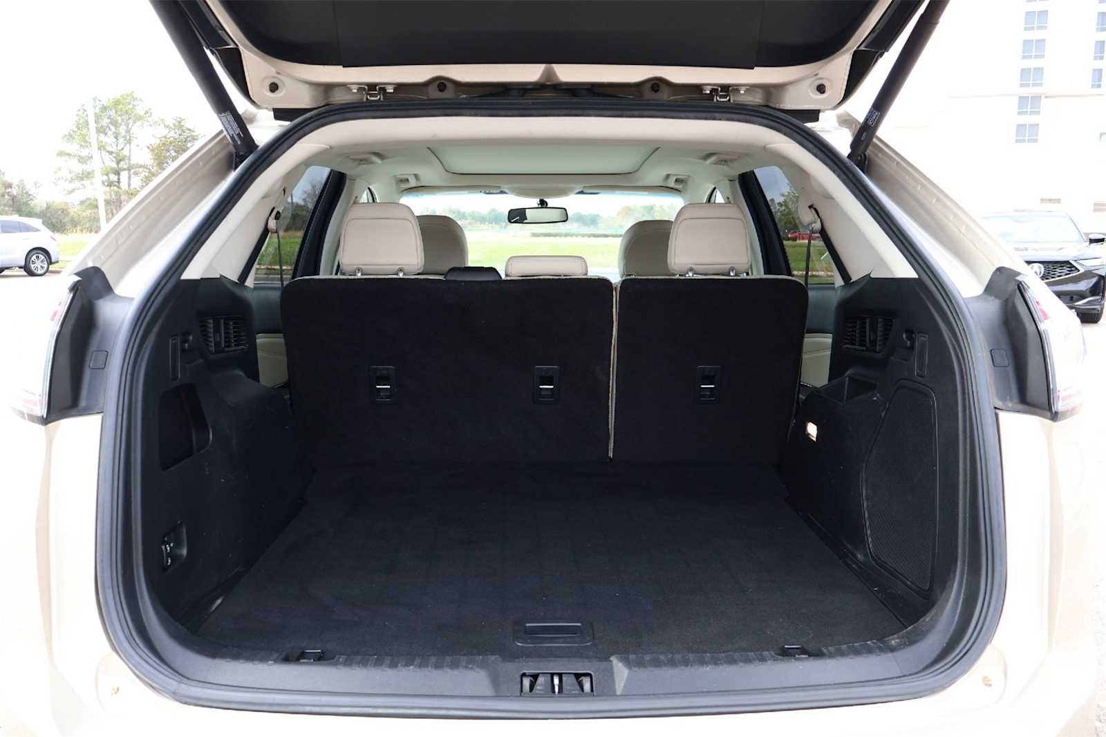 Thumbnail: 2017 Ford Edge - 19