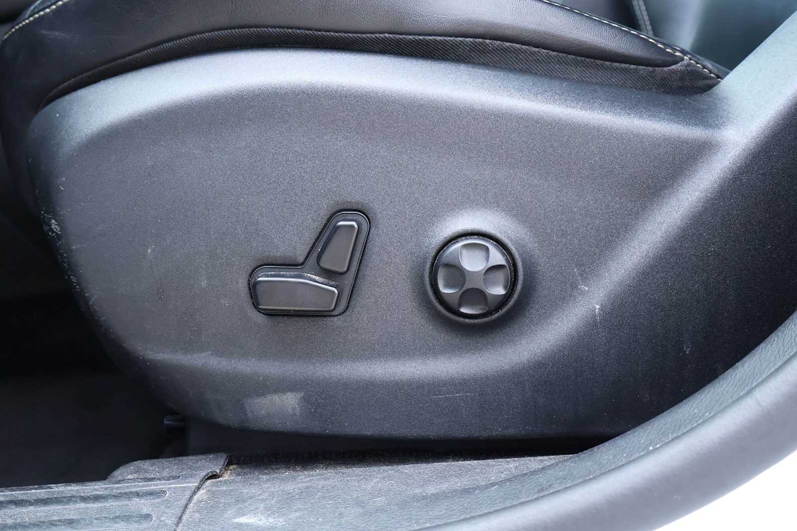 Thumbnail: 2014 Jeep Cherokee - 24