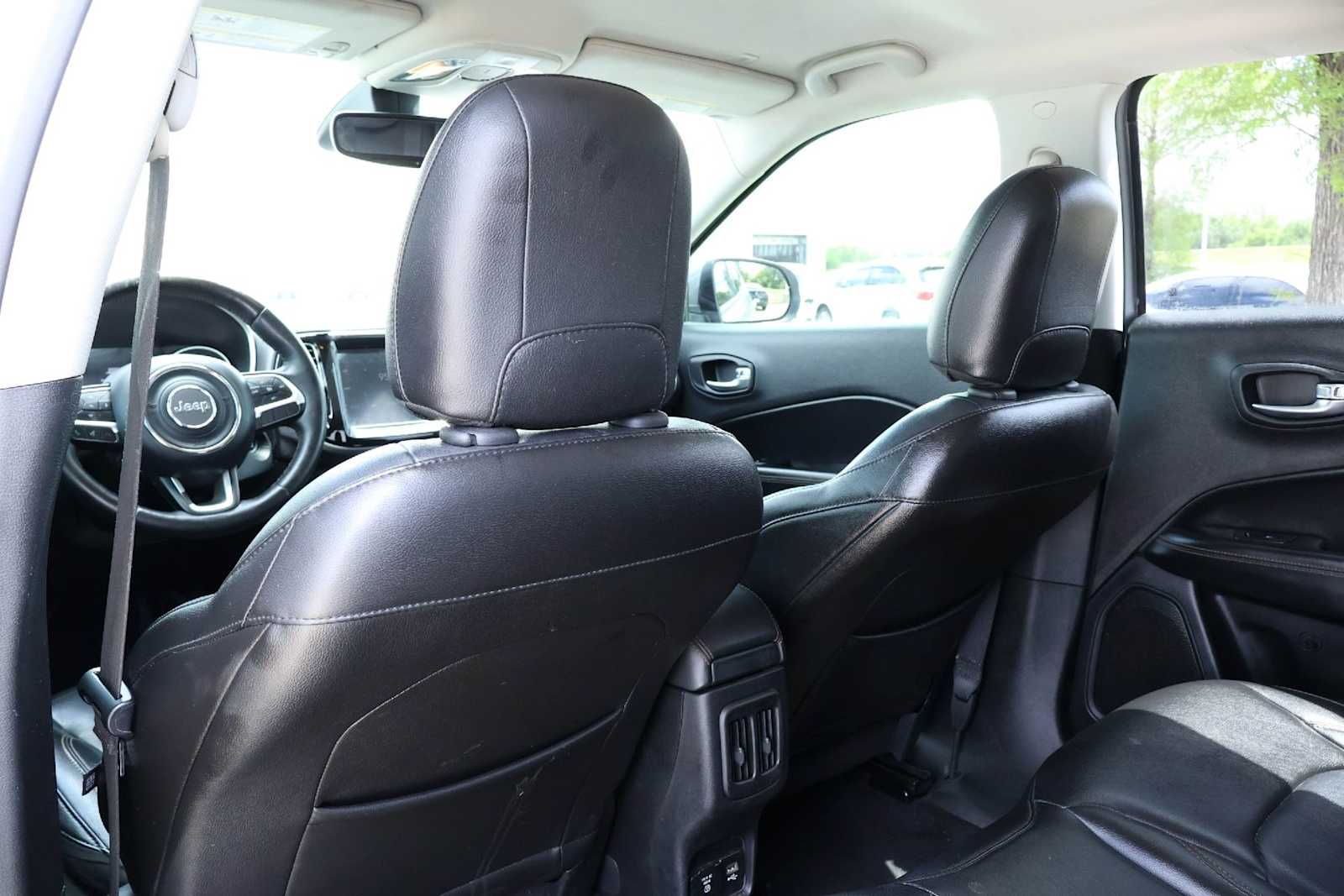 Thumbnail: 2018 Jeep Compass - 12