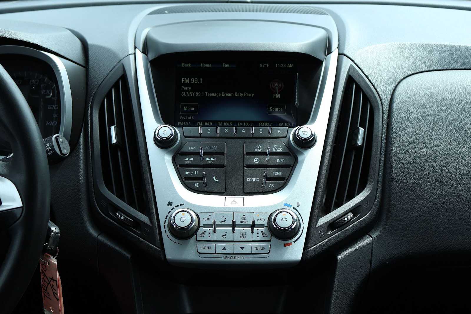 Thumbnail: 2017 Chevrolet Equinox - 16