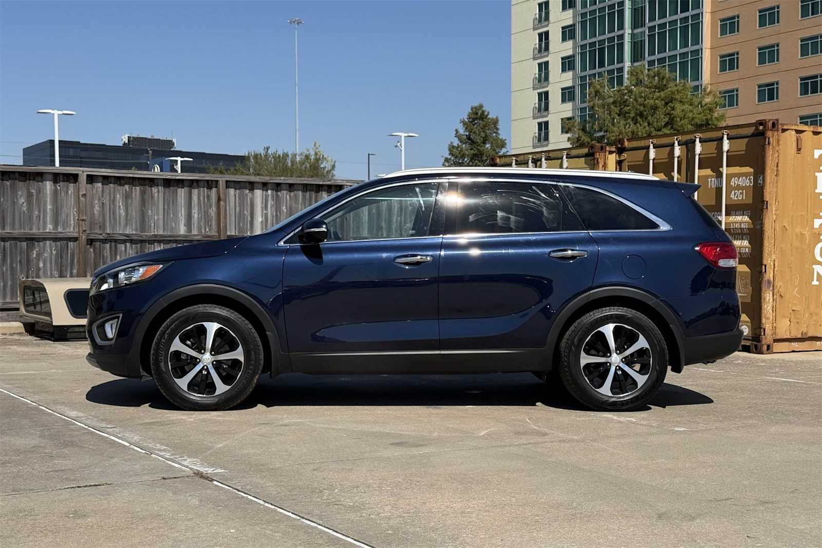 Thumbnail: 2018 Kia Sorento - 3