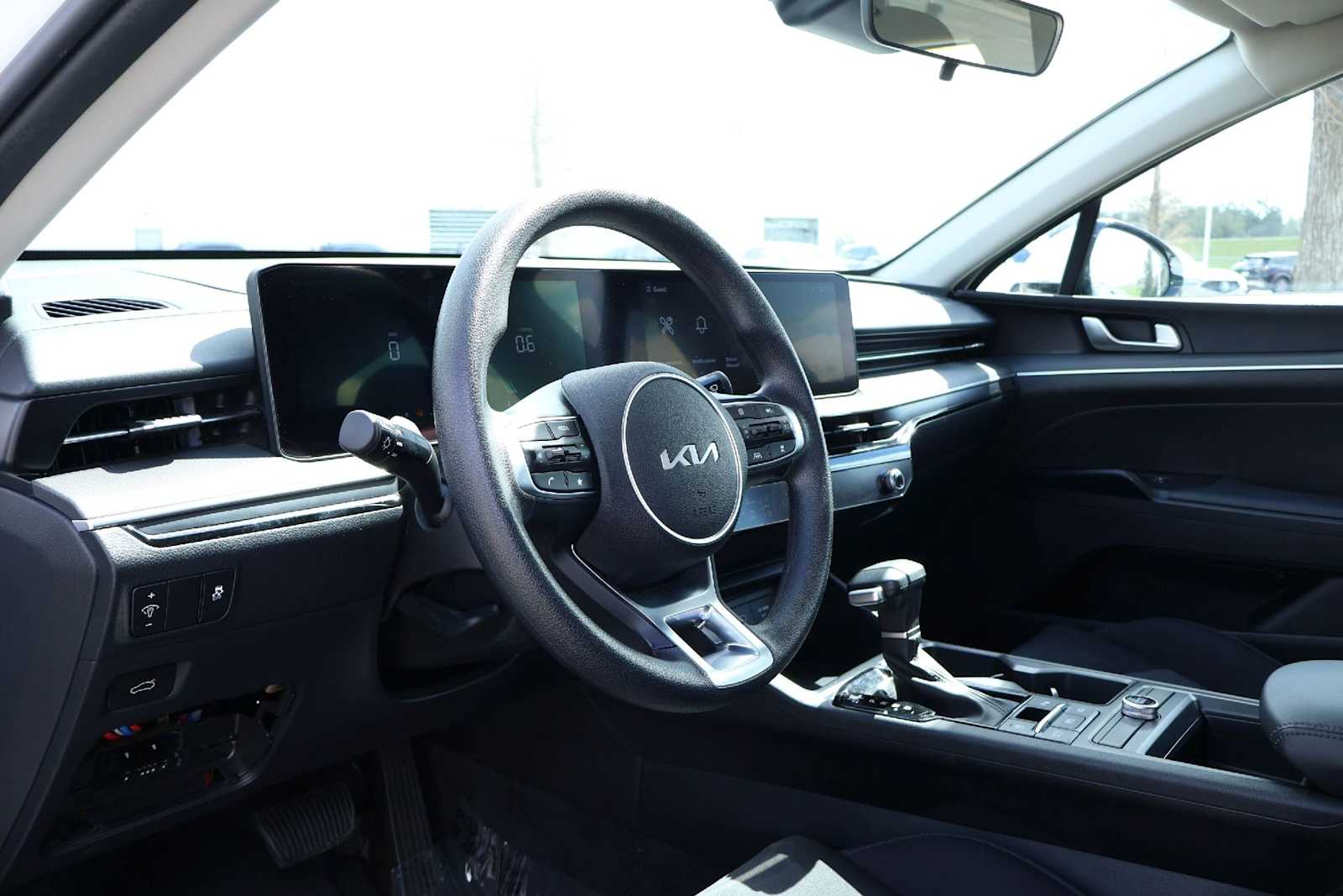 Thumbnail: 2025 Kia K5 - 2