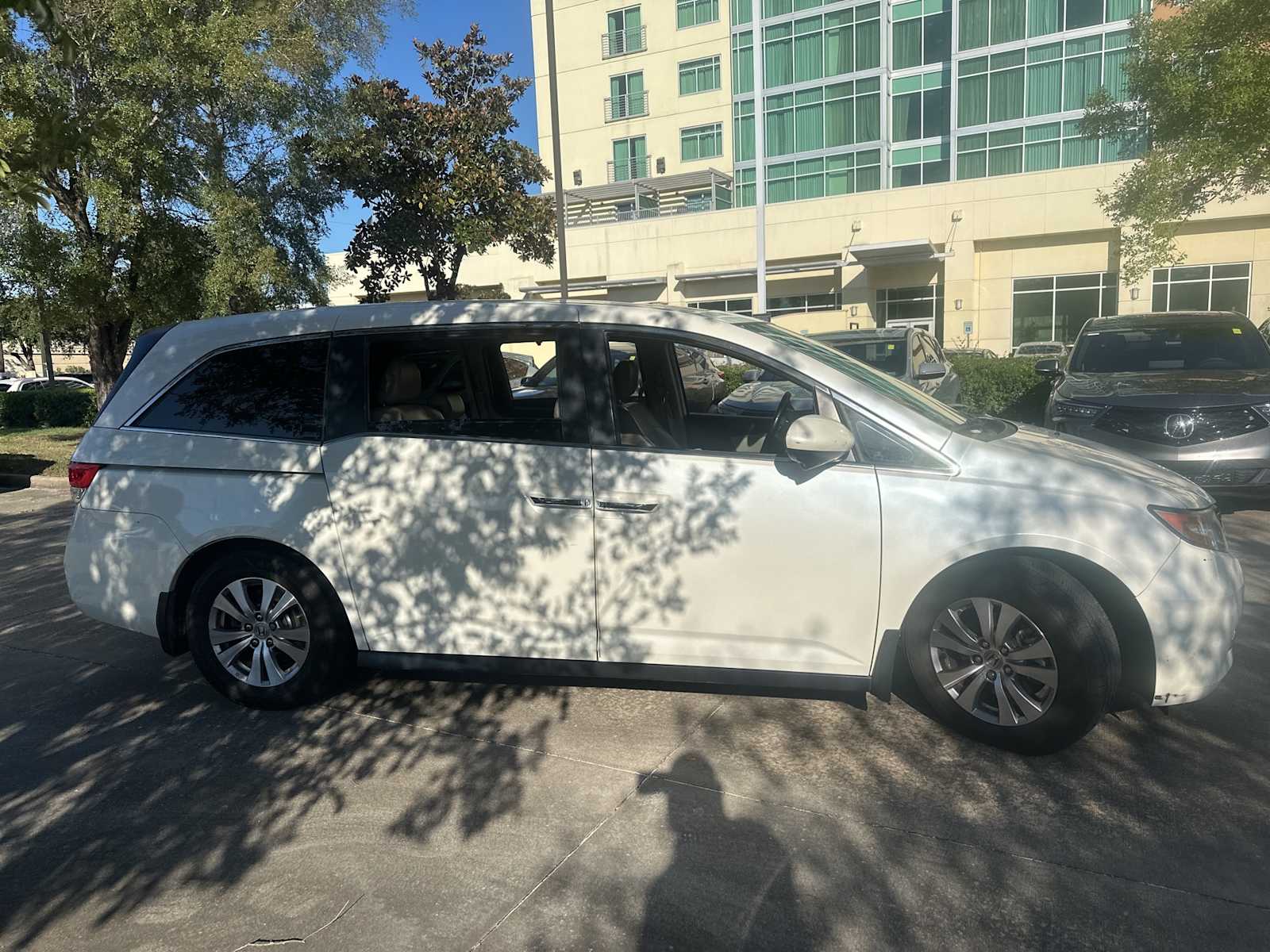 Thumbnail: 2015 Honda Odyssey - 4