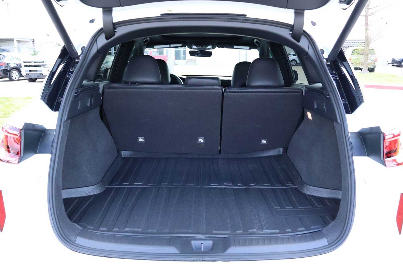 Thumbnail: 2025 INFINITI QX50 - 19