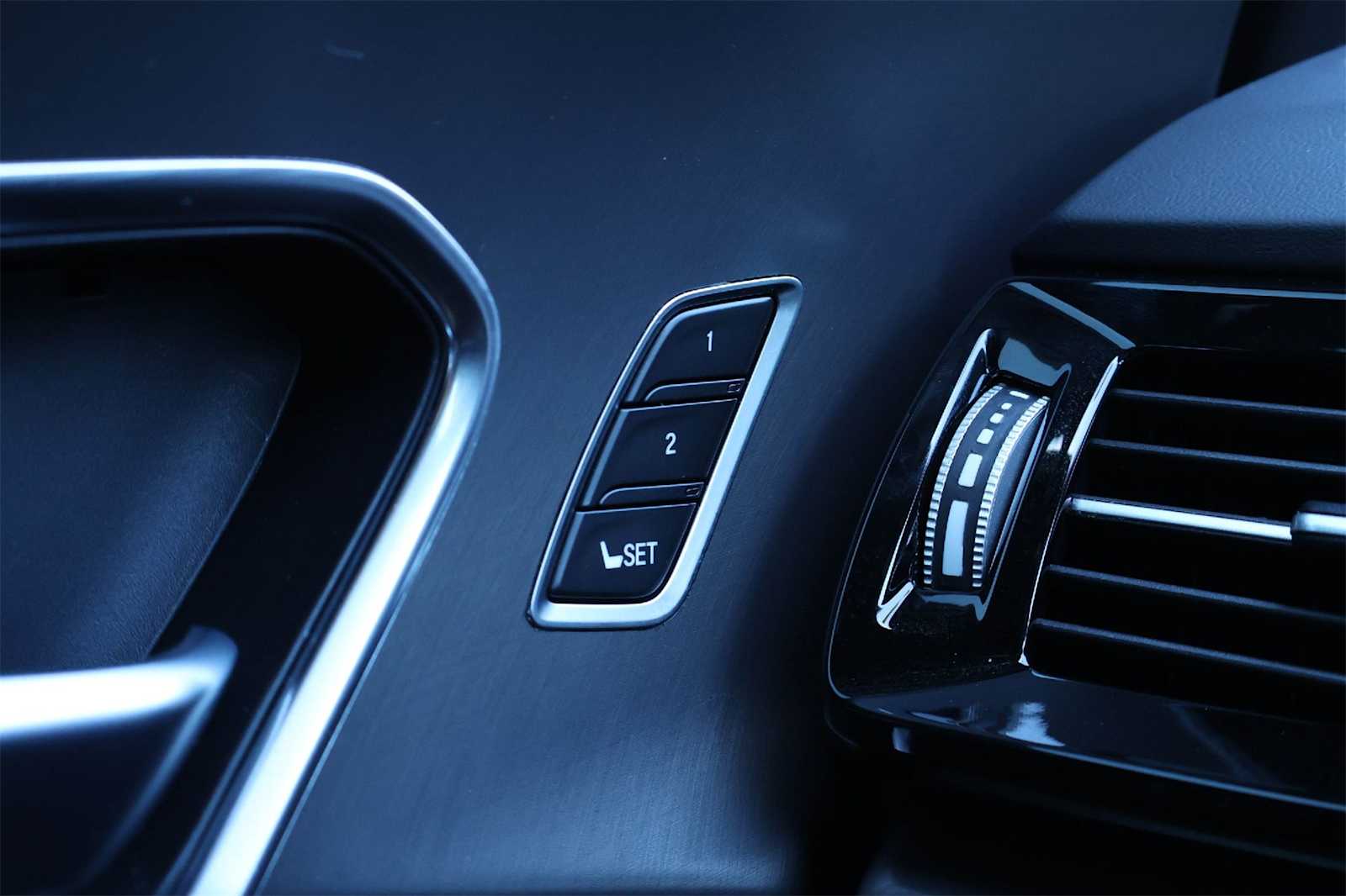 Thumbnail: 2026 Acura RDX - 25