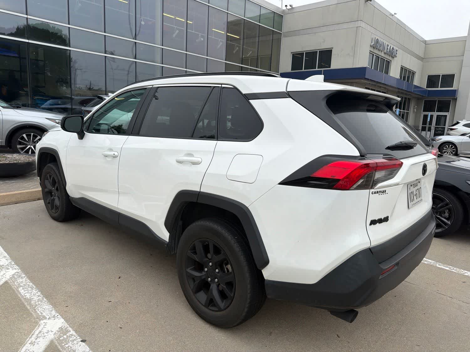 Thumbnail: 2021 Toyota RAV4 - 6