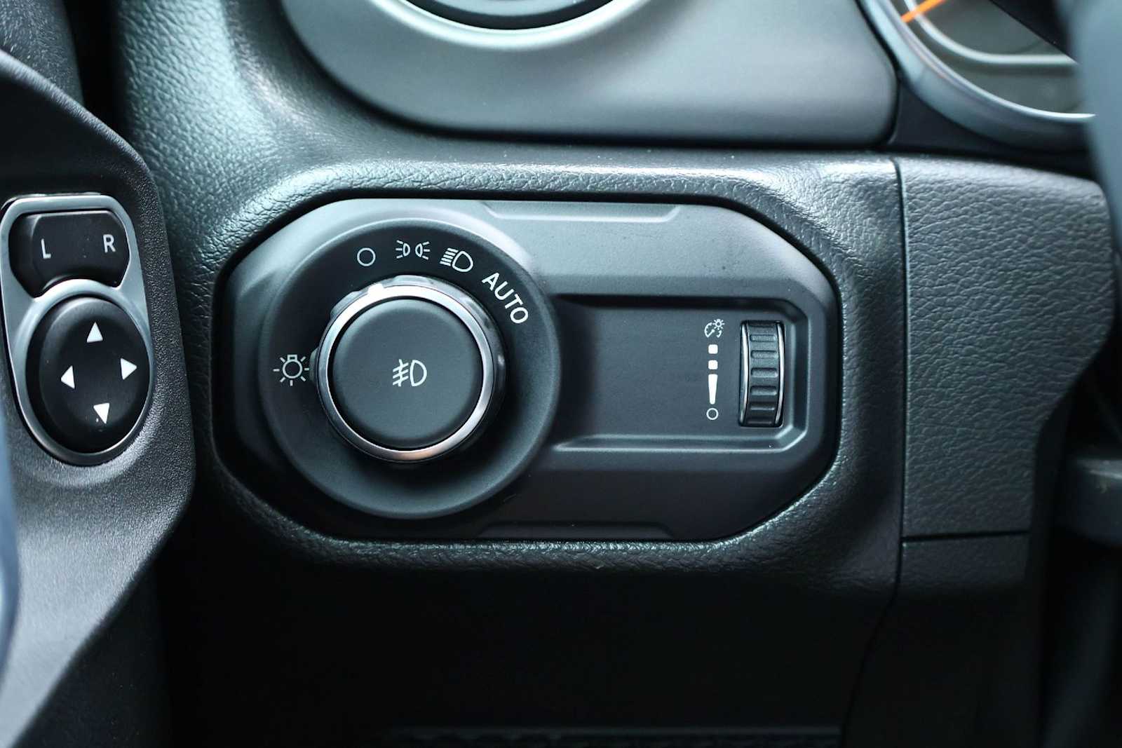 Thumbnail: 2023 Jeep Wrangler - 28